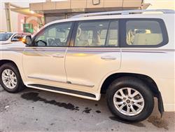 تۆیۆتا لاند کروزەر